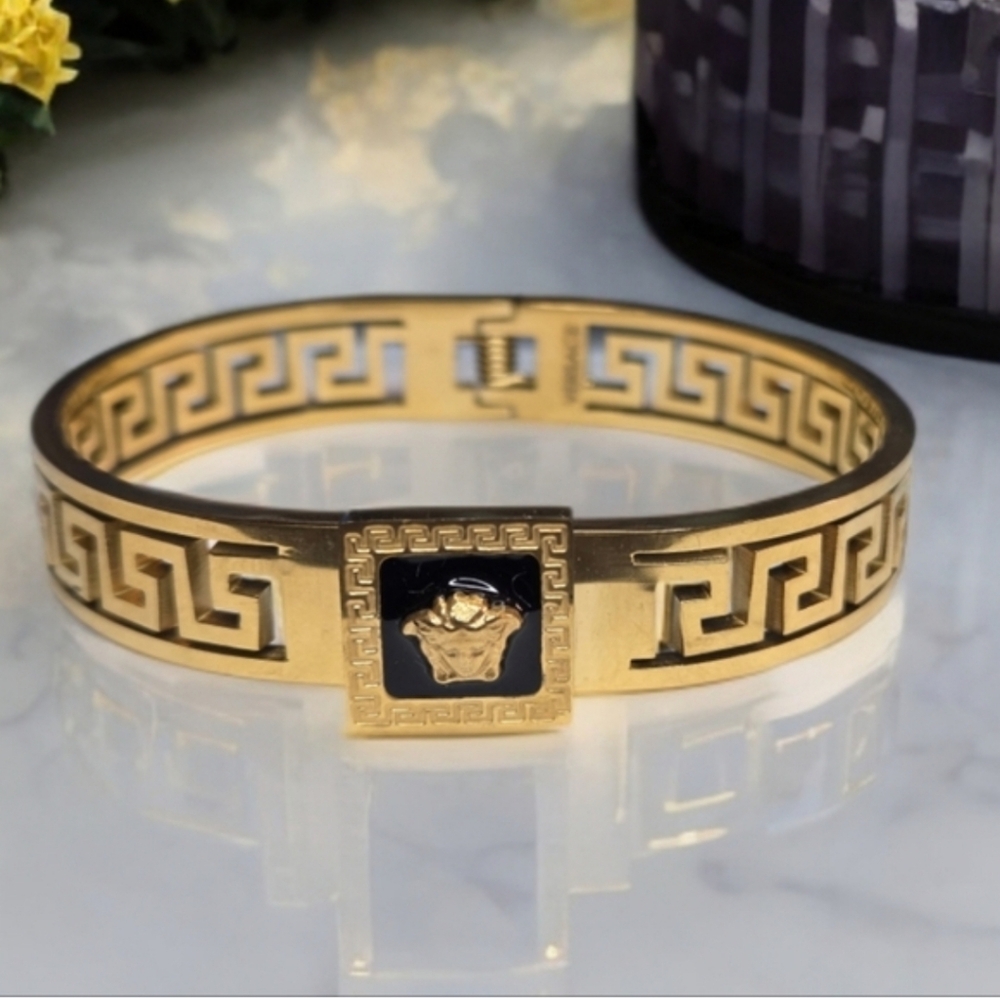Luxury 18k Gold Plated Medusa Greek Key Hinged Bangle Bracelet